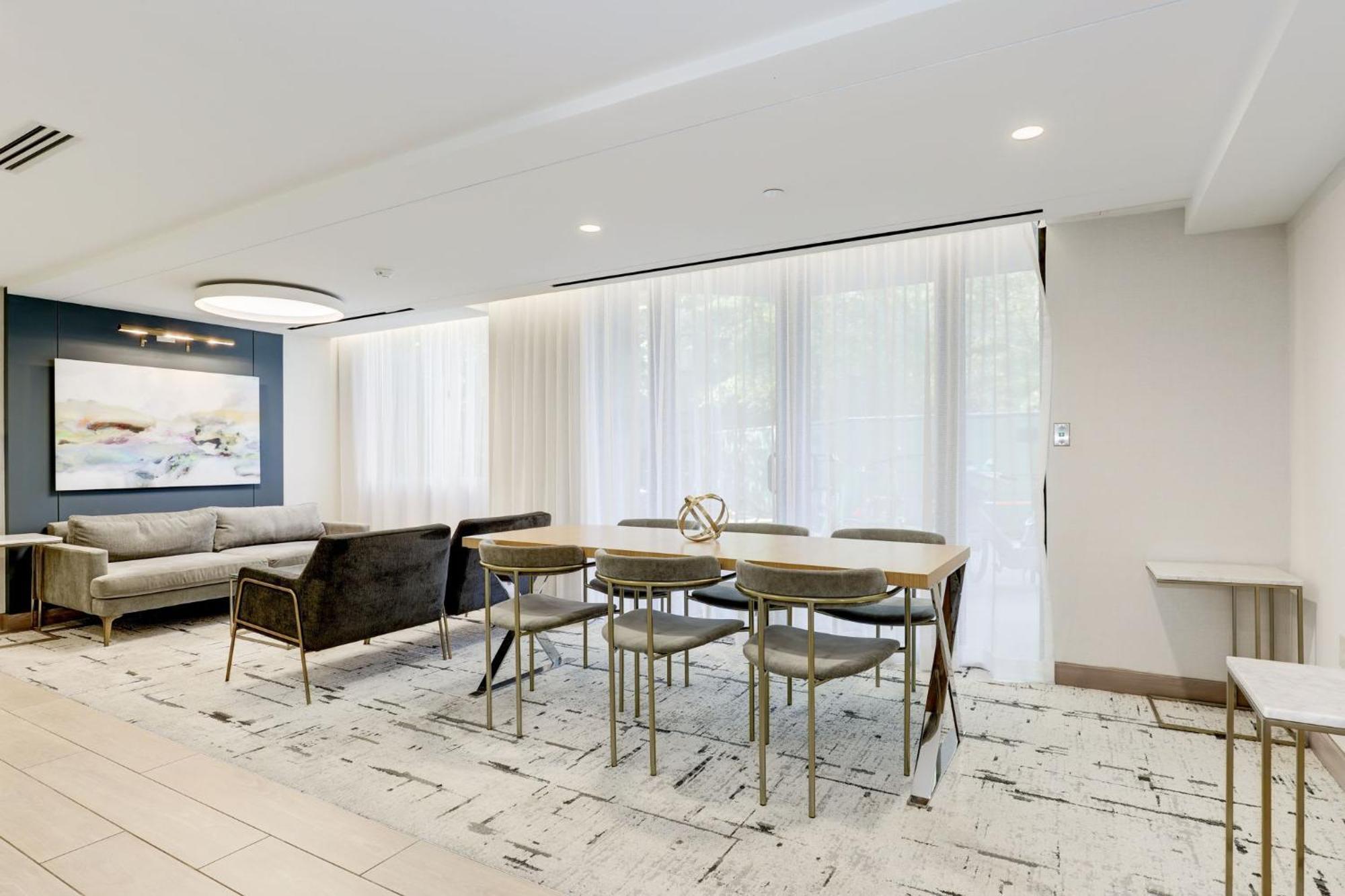 Apartment Capitol Convenience 2br Luxury Minutes From Dc Arlington