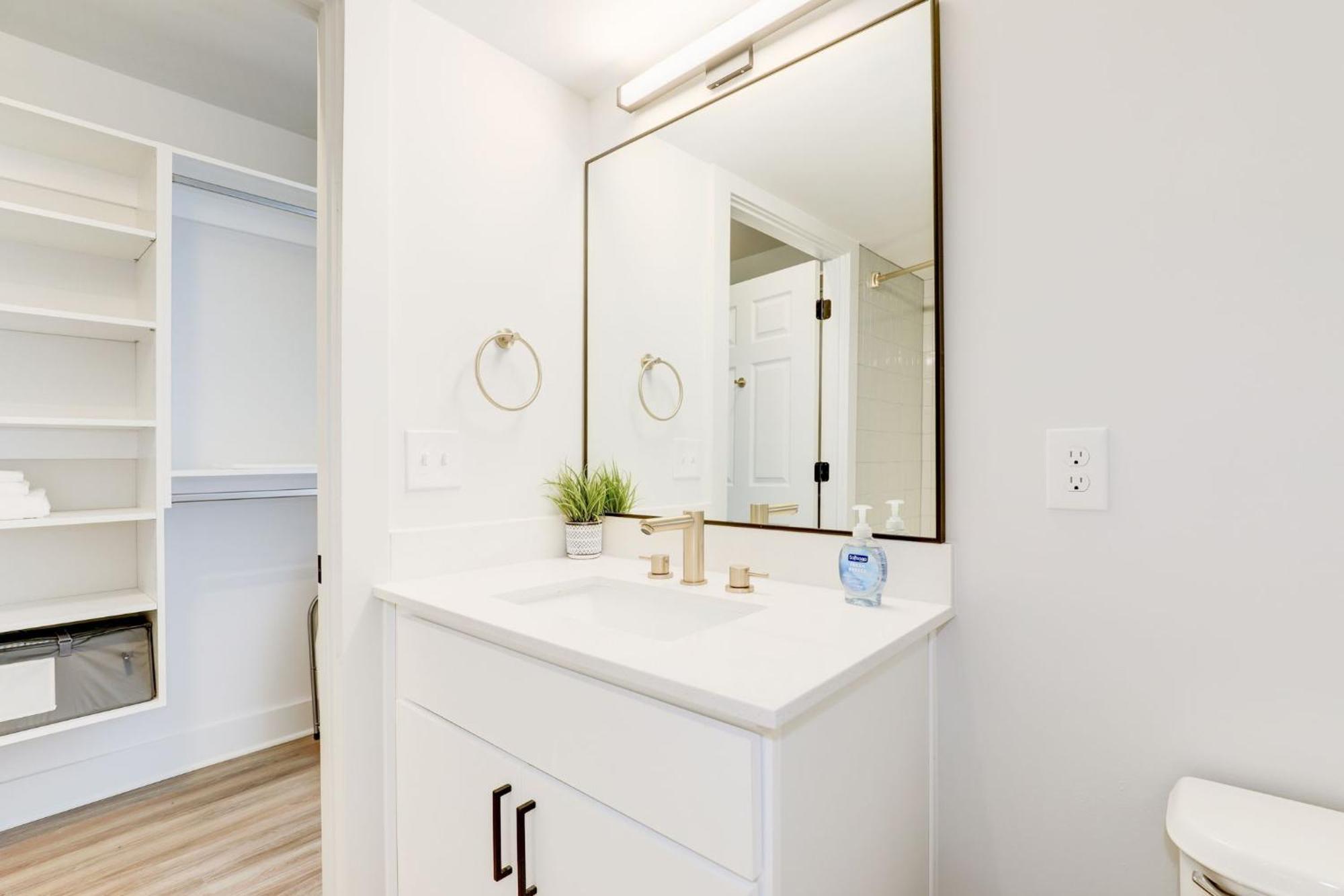 Capitol Convenience 2br Luxury Minutes From Dc