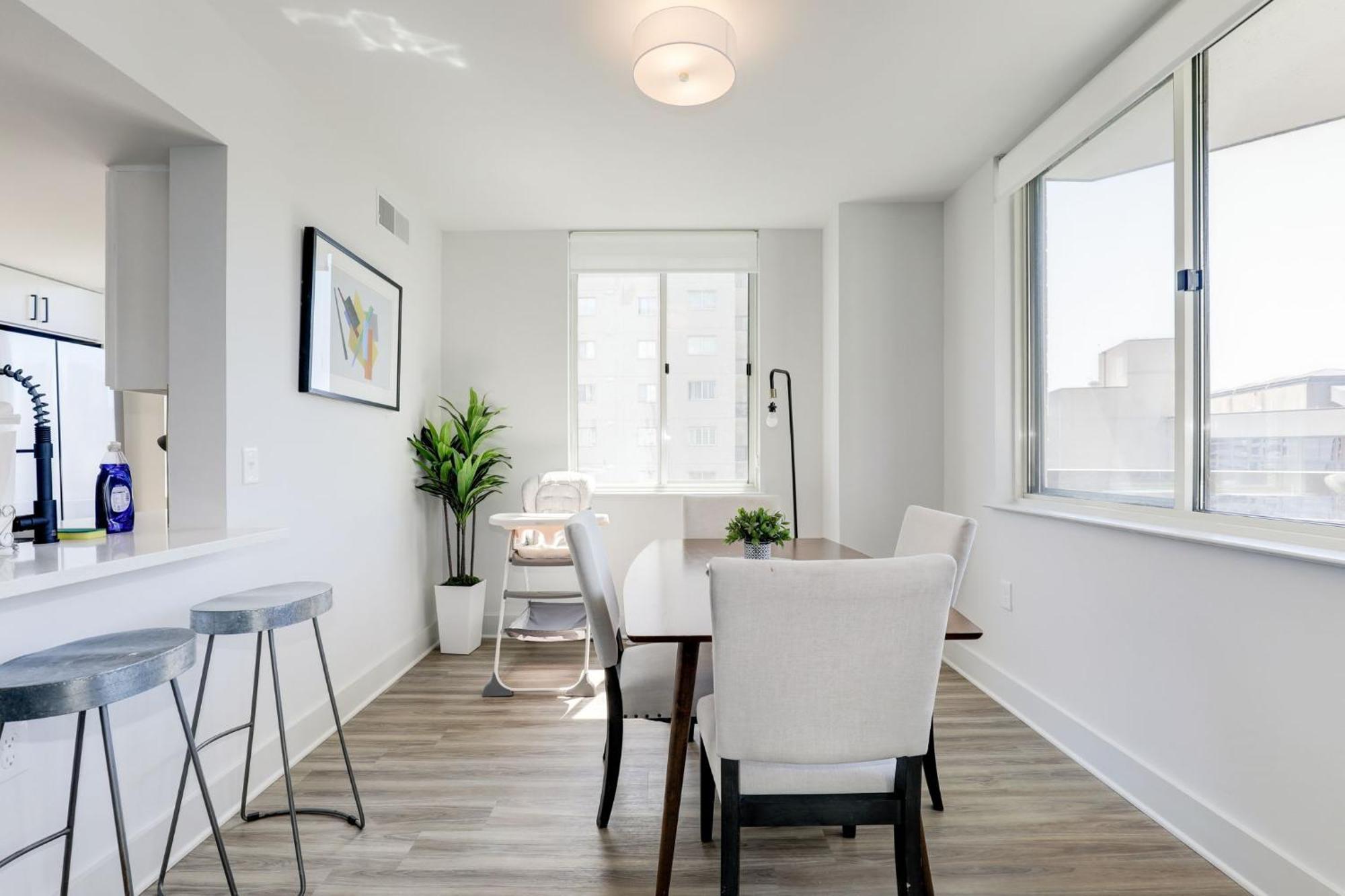 Apartment Capitol Convenience 2br Luxury Minutes From Dc *