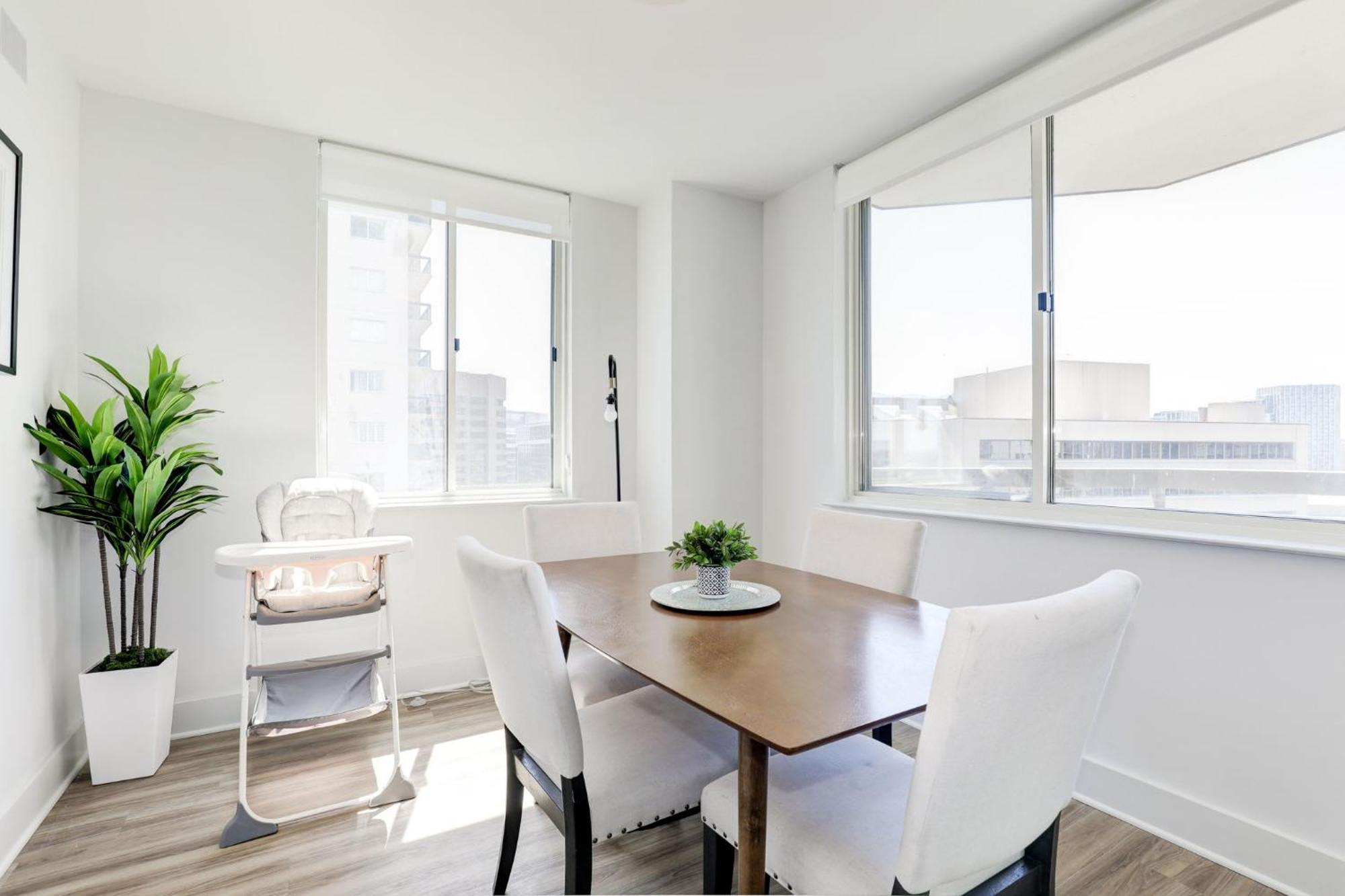 Capitol Convenience 2br Luxury Minutes From Dc Apartment Arlington