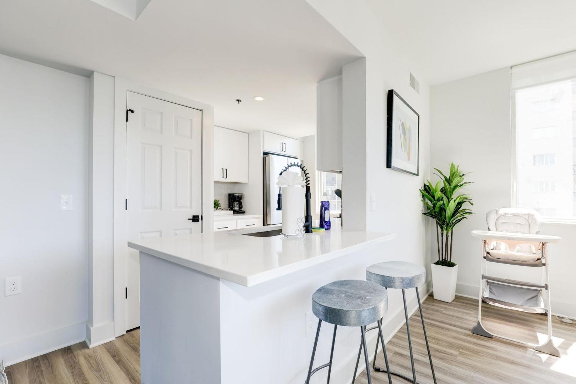 Apartment Capitol Convenience 2br Luxury Minutes From Dc