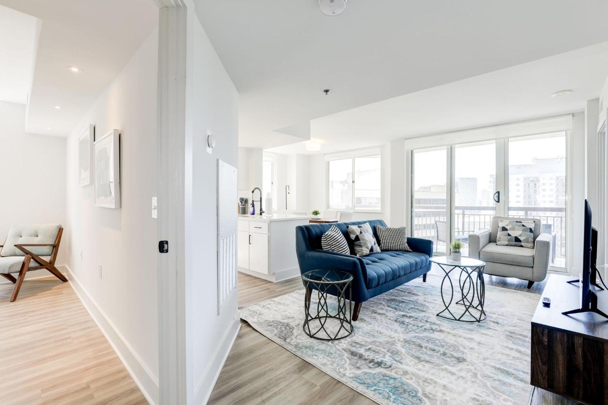 Capitol Convenience 2br Luxury Minutes From Dc Apartment